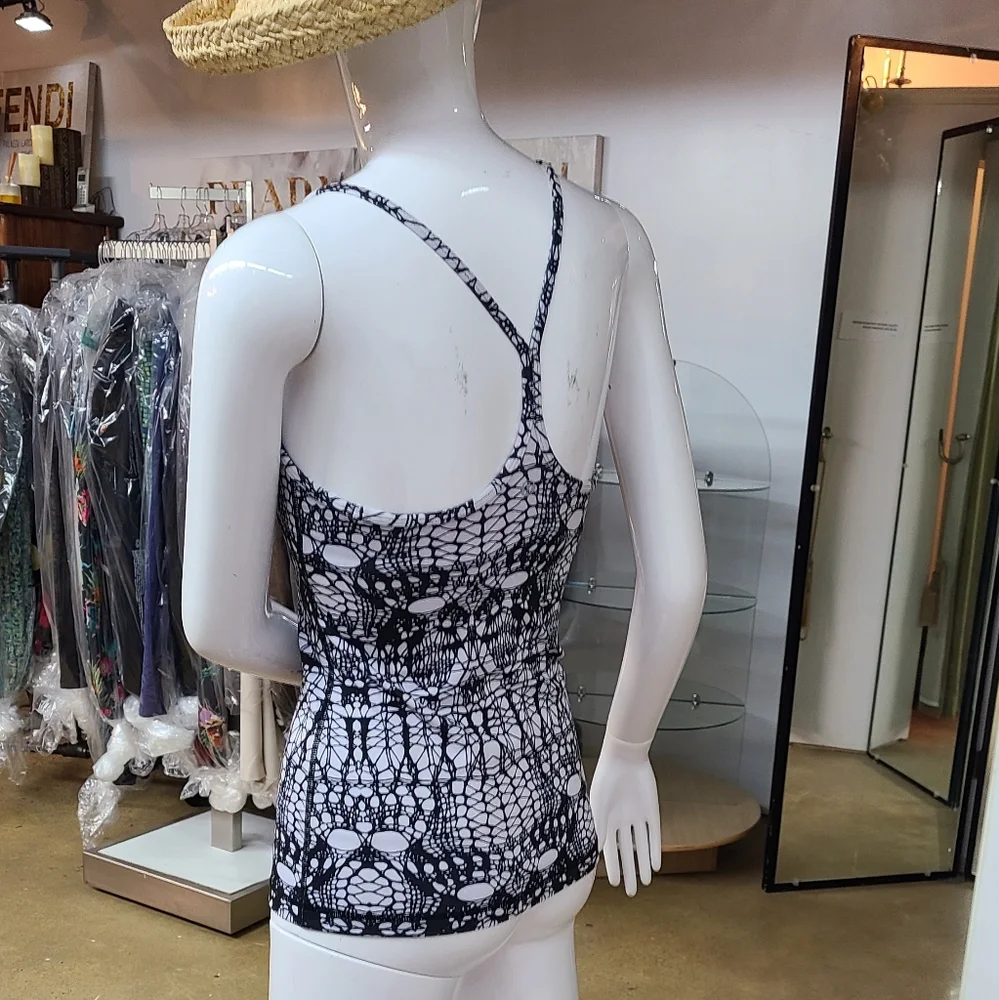🦋Lululemon Racerback Tank - Picture 7 of 10